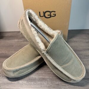 UGG Ascot Corduroy Dune Loafers Men’s size 12